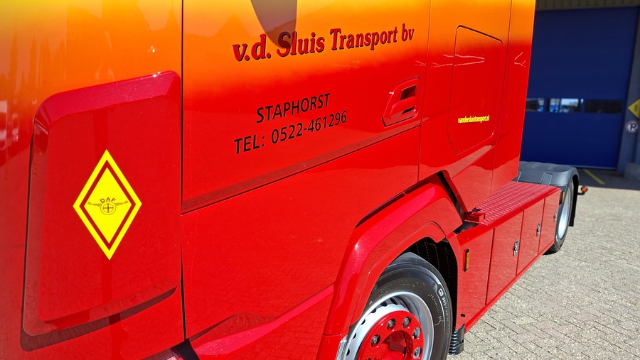 Bakker Bedrijfswagens aflevering - Van der Sluis Transport  5.jpg